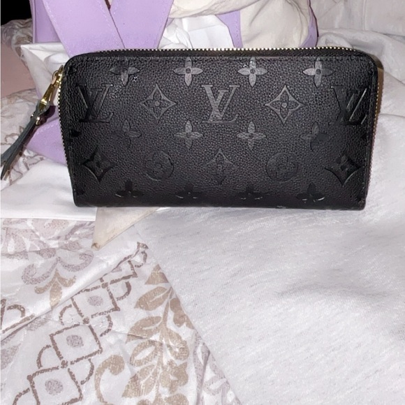Black Designer Women's Wallet - Picture 1 of 6